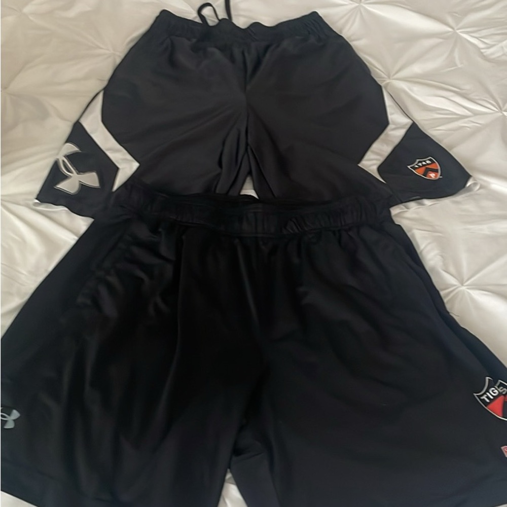 2 shorts